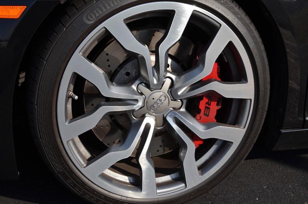 Used 2012 Audi R8 5.2 Quattro Spyder Used 2012 Audi R8 5.2 Quattro Spyder for sale Sold at Cauley Ferrari in West Bloomfield MI 9